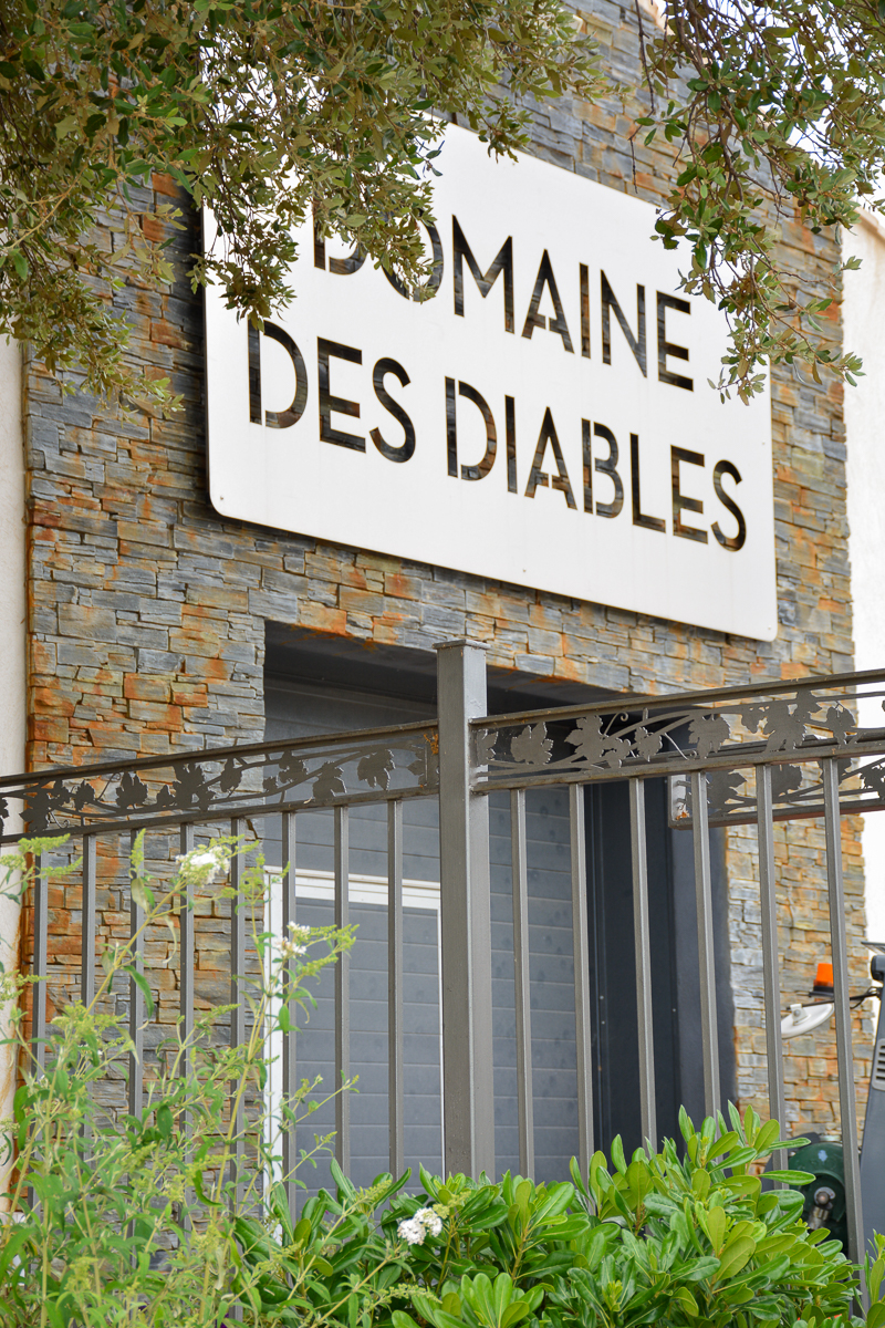 MIP - Domaine des Diables- Mlle boit du rouge 3