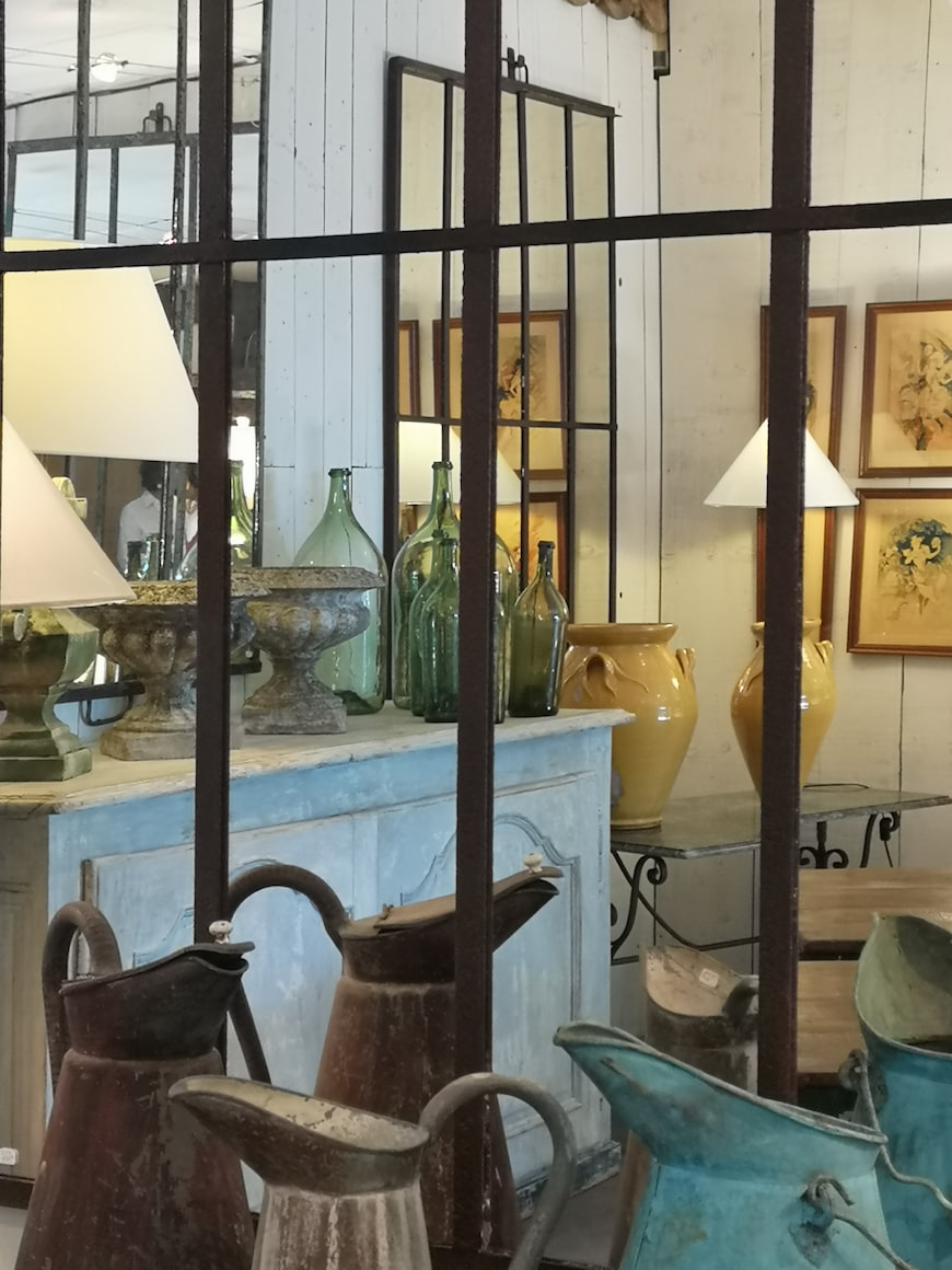 Brocante et boutique à l'Isle-sur-la-Sorgue